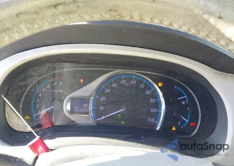 2011 Toyota Sienna Xle V6 z USA, uszkodzony, nr VIN 5TDYK3DC7BS160928